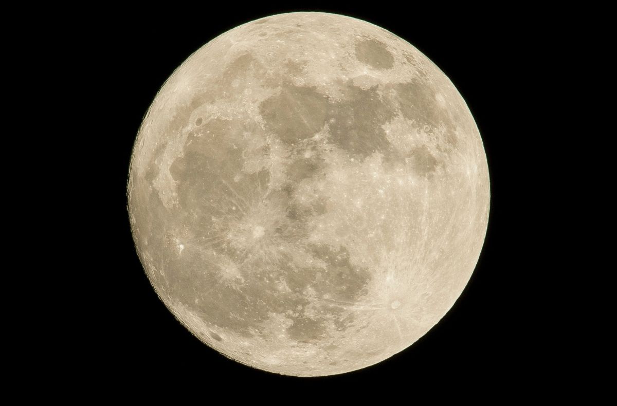 Na Mjesecu nije ‘nalijepljena slika površine Zemlje’