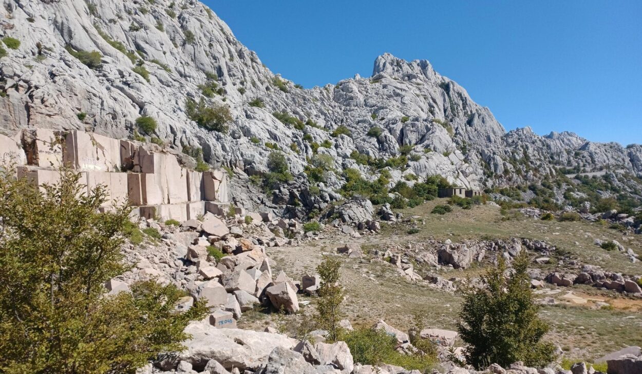 U srcu Parka prirode Velebit s radom počinje kamenolom